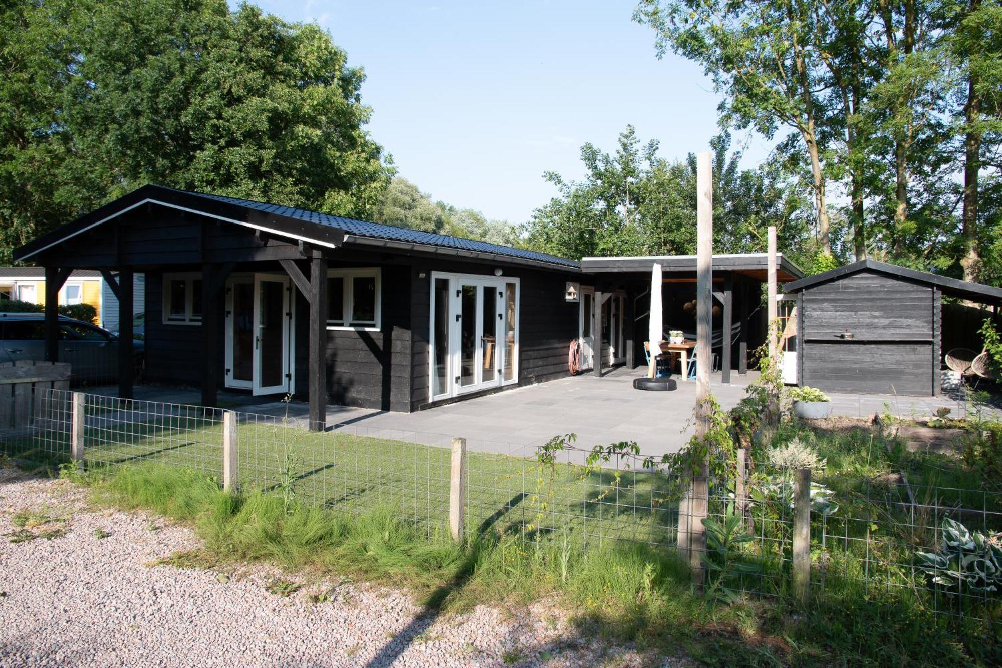 Luxe En Ruim Chalet Met Airco Bij Leekstermeer Matsloot Exterior photo