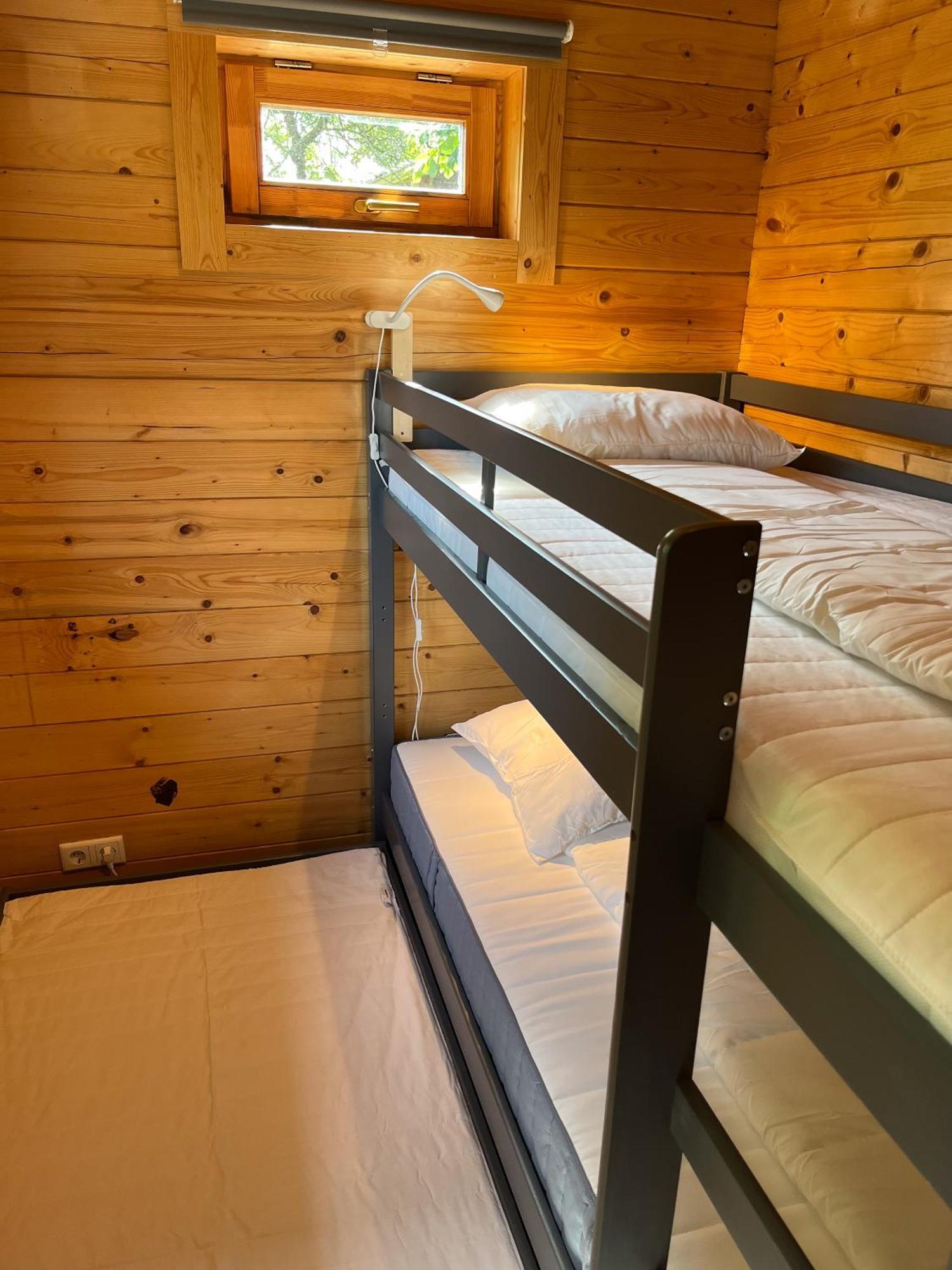 Luxe En Ruim Chalet Met Airco Bij Leekstermeer Matsloot Exterior photo